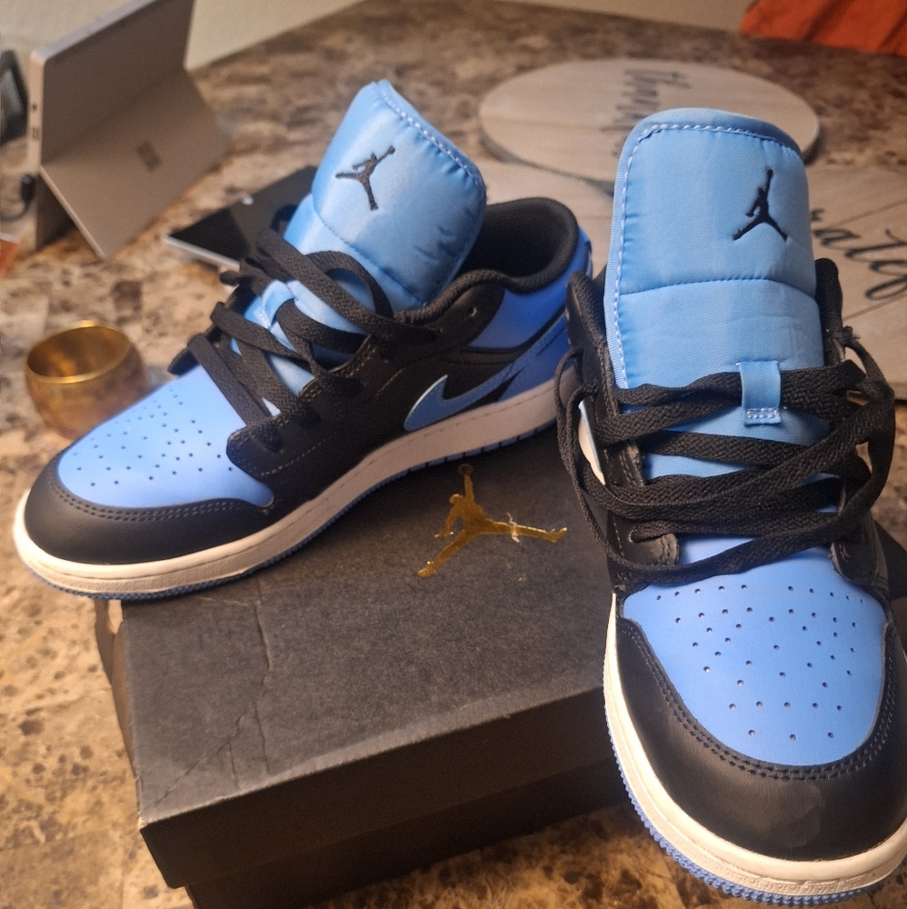 Jordan 1's Tennis Shoes